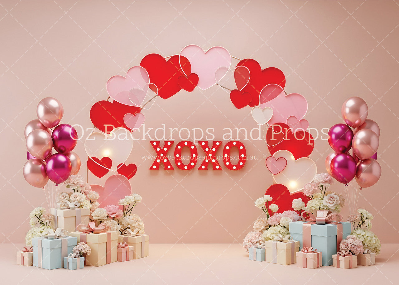XOXO Arch